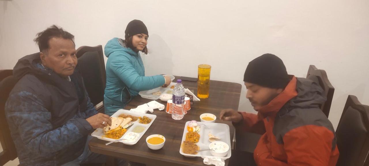 Hotel Gulmarg Residency, Kunzer Gulmarg Esterno foto