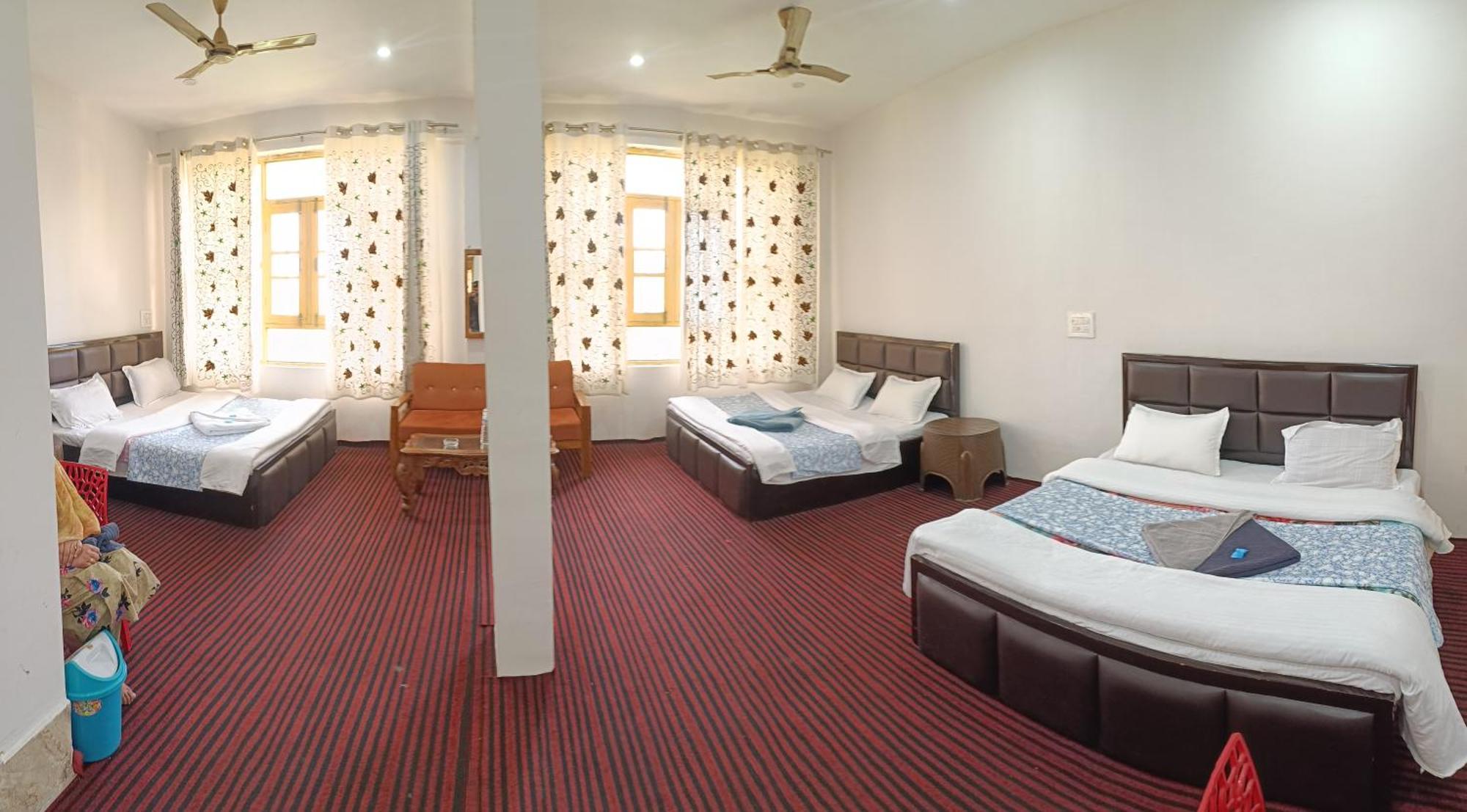 Hotel Gulmarg Residency, Kunzer Gulmarg Esterno foto