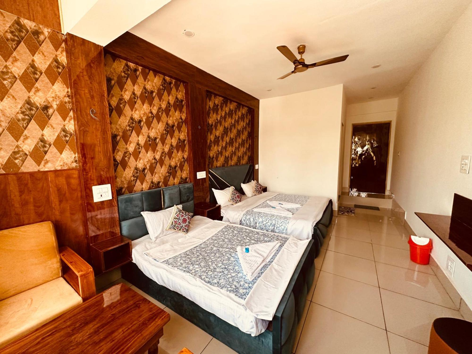 Hotel Gulmarg Residency, Kunzer Gulmarg Esterno foto