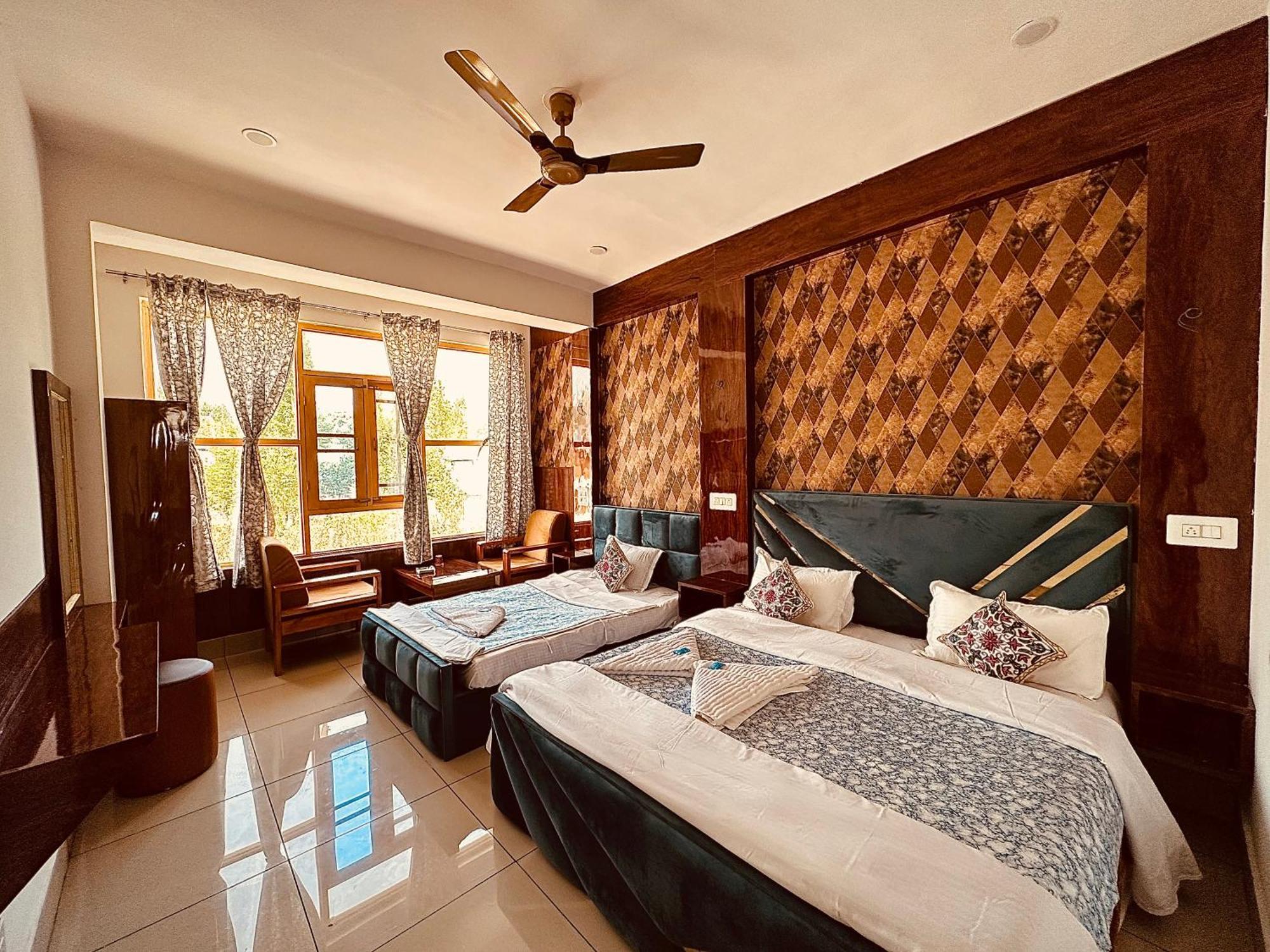 Hotel Gulmarg Residency, Kunzer Gulmarg Esterno foto
